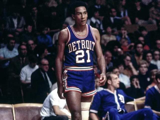 三球落后的 三球落后的